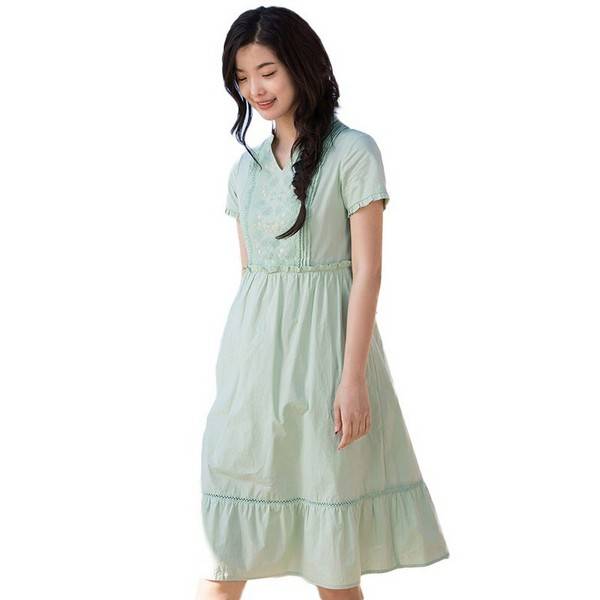 冰爽解暑，淺綠色連衣裙回歸清新自然
